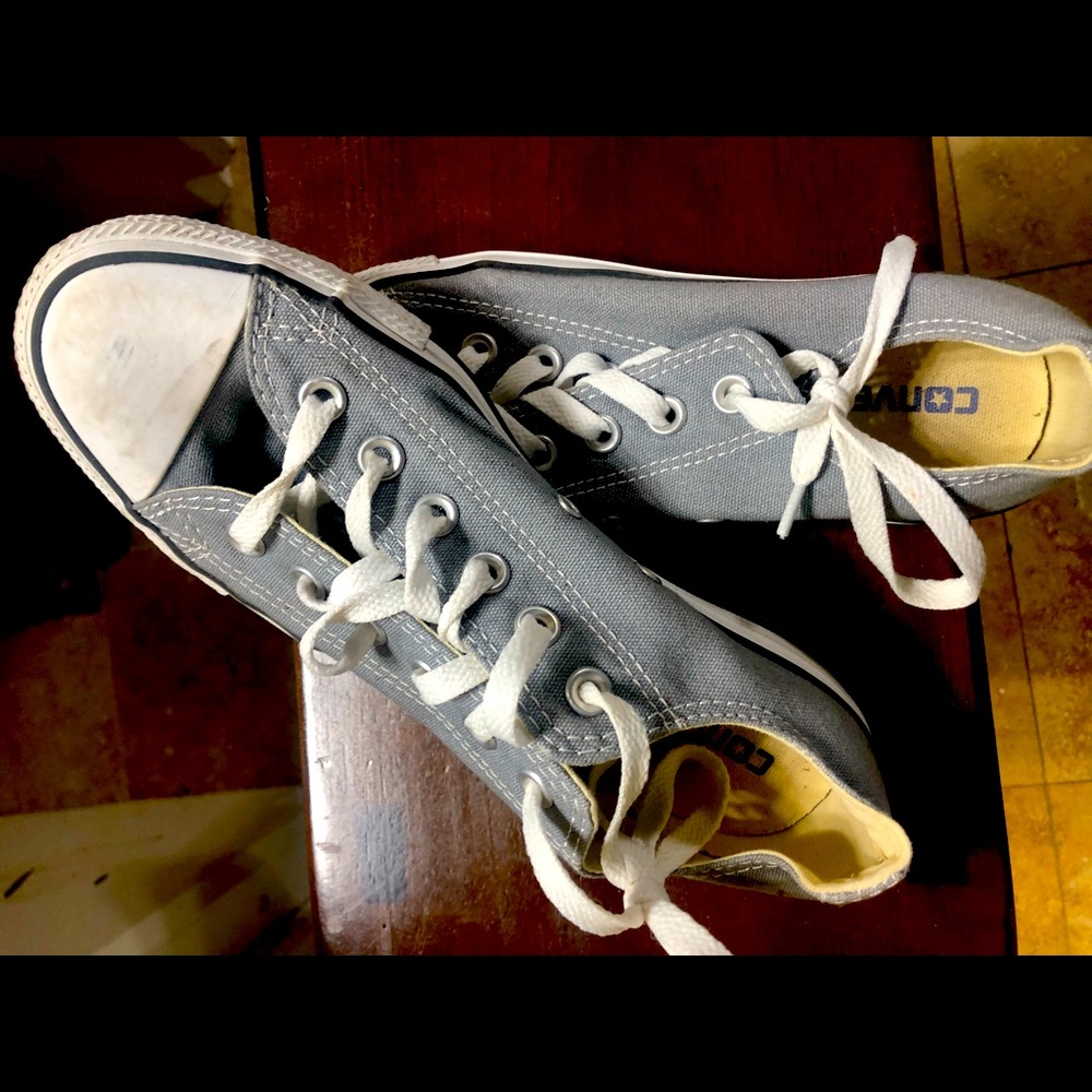 Gray low top Converse Allstars 7.5 EUC